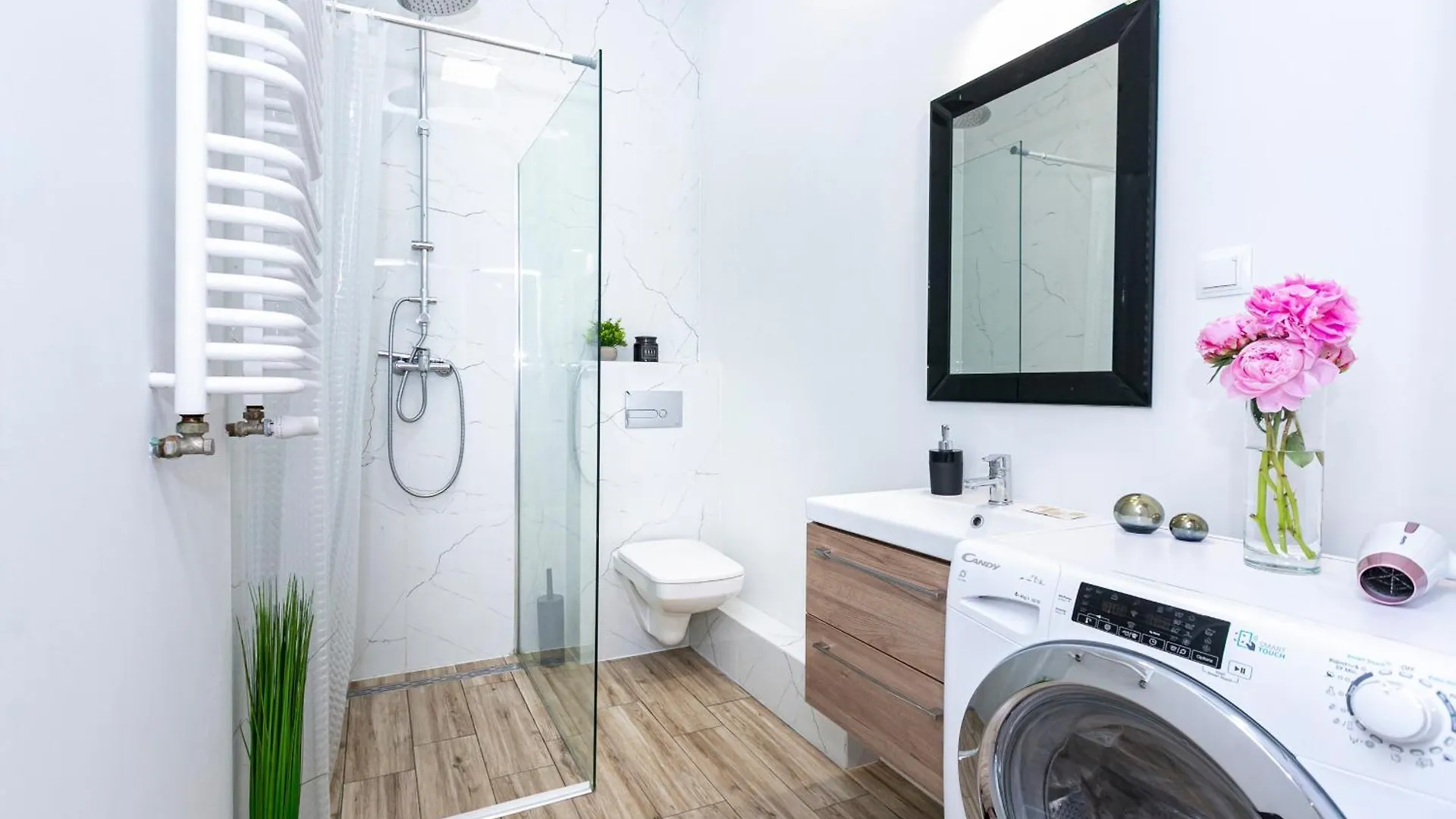 Chlodna 22A - Duzy Taras - Large Terrace - Bezplatny Parking - Free Parking - Better Rental Варшава Польша